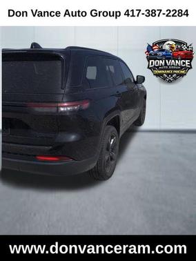 Diamond Black Crystal Pearlcoat 2023 Jeep Grand Cherokee Limited