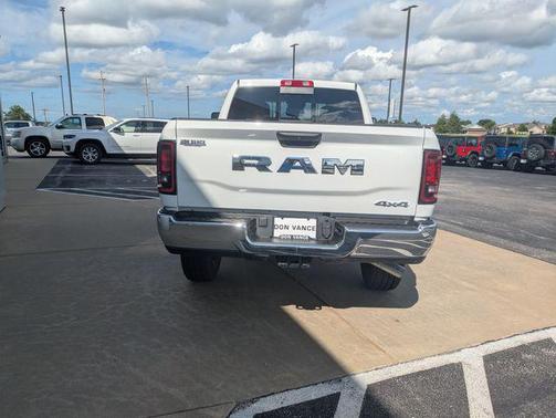 2025 RAM 2500 Tradesman Crew Cab 4x4 6'4' Box