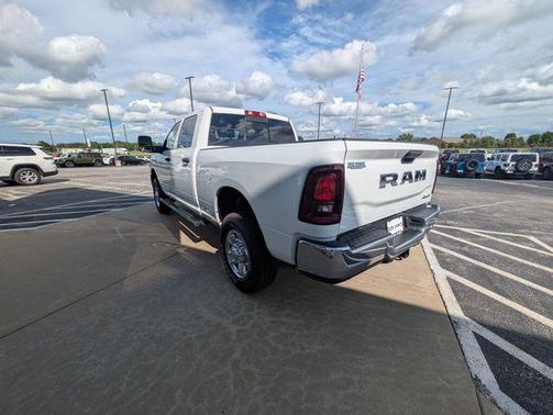 2025 RAM 2500 Tradesman Crew Cab 4x4 6'4' Box