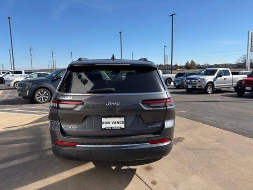 2023 Jeep Grand Cherokee L Laredo