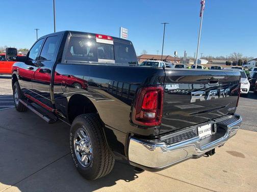 2026 RAM 2500 Tradesman Crew Cab 4x4 6'4' Box