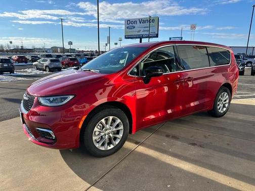 2025 Chrysler Pacifica L