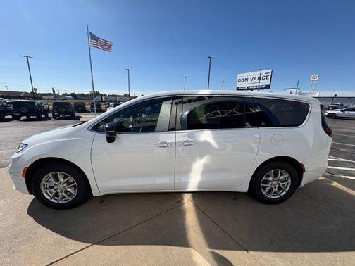 2026 Chrysler Pacifica L