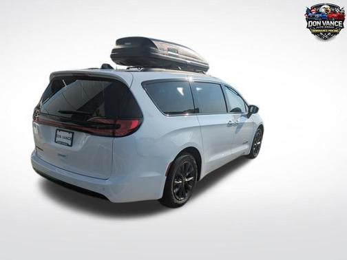 Bright White Clearcoat 2025 Chrysler Pacifica L
