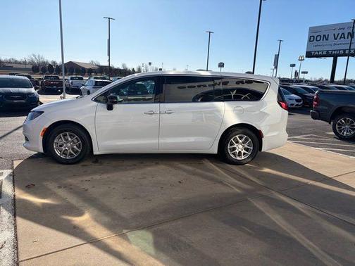 2026 Chrysler Voyager LX