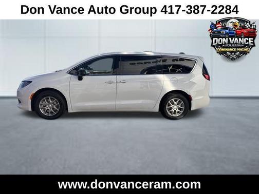 2026 Chrysler Voyager LX