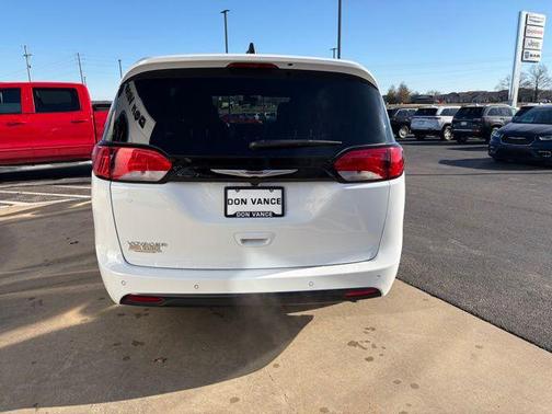 2026 Chrysler Voyager LX