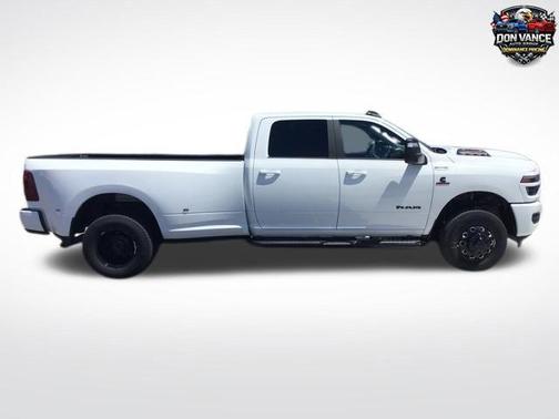 Bright White Clearcoat 2026 RAM 3500 Laramie Crew Cab 4x4 8' Box