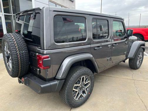 2025 Jeep Wrangler 4-Door Sahara 4x4