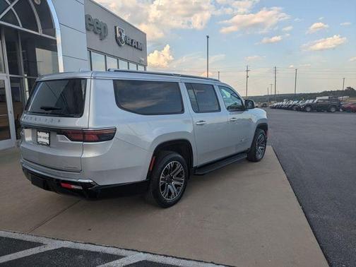 2023 Jeep Wagoneer L Series II 4x4