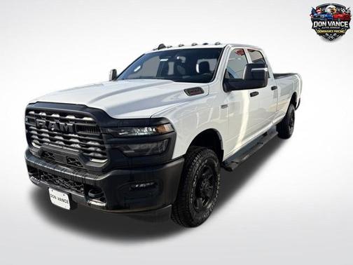 Bright White Clearcoat 2026 RAM 2500 Tradesman Crew Cab 4x4 8' Box