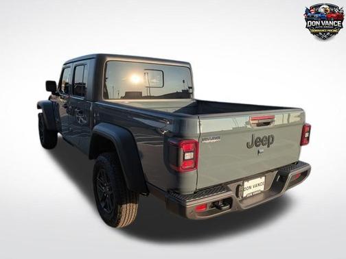 Anvil Clearcoat 2026 Jeep Gladiator Sport S