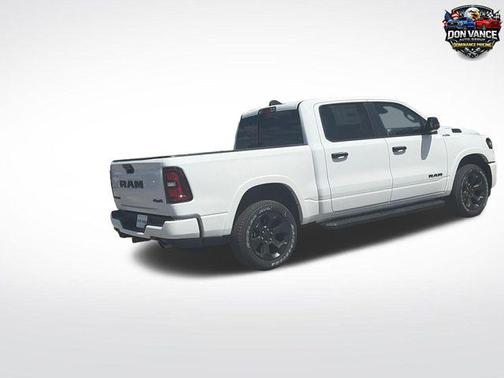 Bright White Clearcoat 2026 RAM 1500 Big Horn/Lone Star