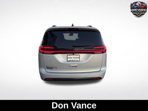 Silver Mist Clearcoat 2026 Chrysler Pacifica L