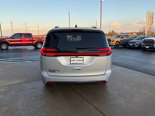 2026 Chrysler Pacifica L
