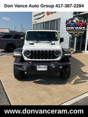 Bright White Clearcoat 2025 Jeep Wrangler Rubicon