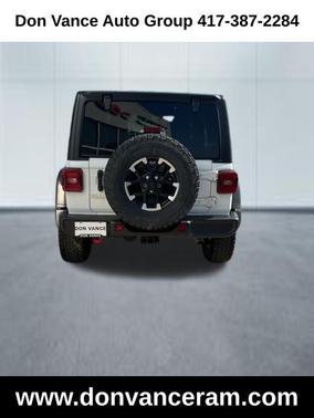 Bright White Clearcoat 2025 Jeep Wrangler Rubicon
