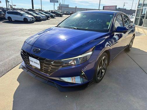 2022 Hyundai ELANTRA SEL