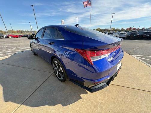 2022 Hyundai ELANTRA SEL