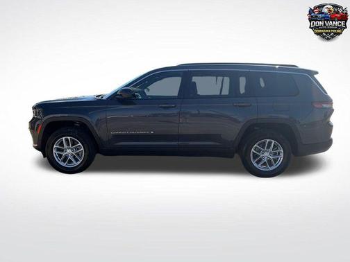 Baltic Gray Metallic Clearcoat 2025 Jeep Grand Cherokee L Laredo