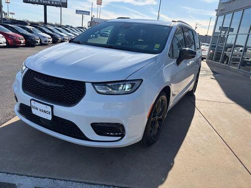 2025 Chrysler Pacifica Limited