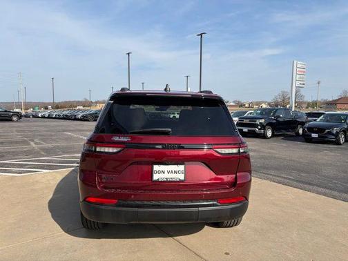 2025 Jeep Grand Cherokee Altitude