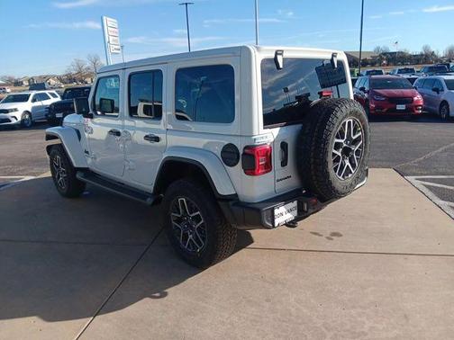 2026 Jeep Wrangler 4-Door Sahara 4x4
