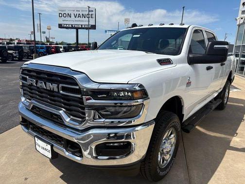 2025 RAM 2500 Tradesman Crew Cab 4x4 6'4' Box