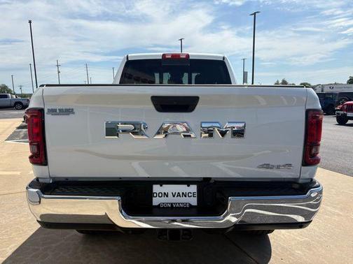 2025 RAM 2500 Tradesman Crew Cab 4x4 6'4' Box