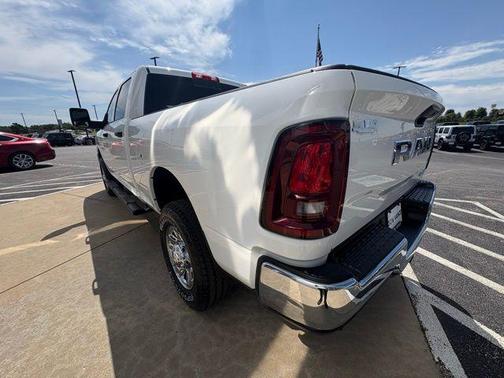 2025 RAM 2500 Tradesman Crew Cab 4x4 6'4' Box