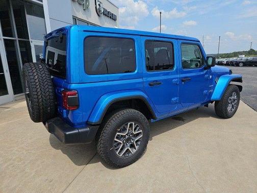 2024 Jeep Wrangler 4-Door Sahara 4x4