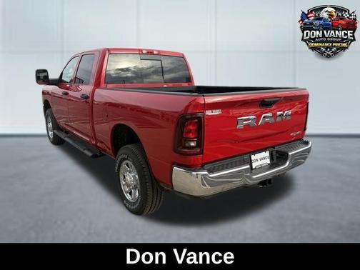 2026 RAM 3500 Tradesman Crew Cab 4x4 6'4' Box