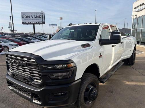 2026 RAM 3500 Tradesman Crew Cab 4x4 8' Box