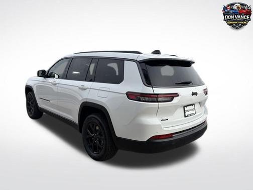 Bright White Clearcoat 2026 Jeep Grand Cherokee L Altitude