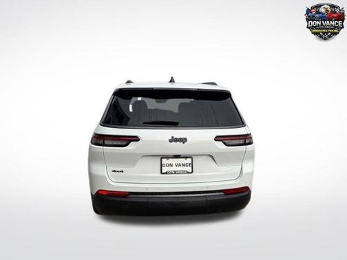 Bright White Clearcoat 2026 Jeep Grand Cherokee L Altitude