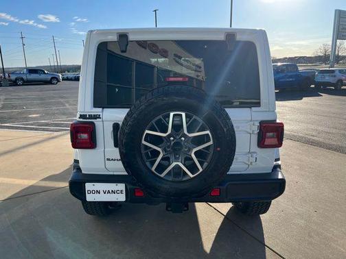 2025 Jeep Wrangler 4-Door Sahara 4x4