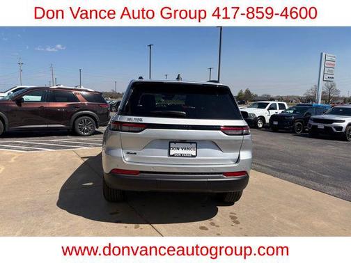 2026 Jeep Grand Cherokee Altitude