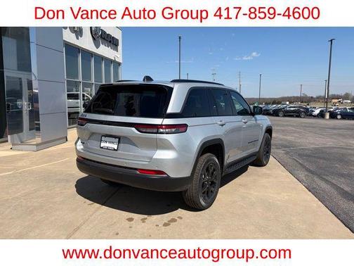 2026 Jeep Grand Cherokee Altitude