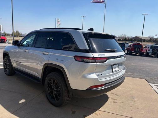 2026 Jeep Grand Cherokee Altitude