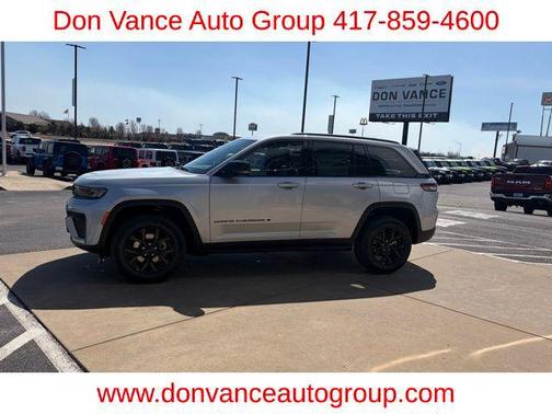 2026 Jeep Grand Cherokee Altitude