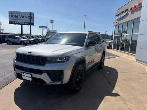 2026 Jeep Grand Cherokee Altitude