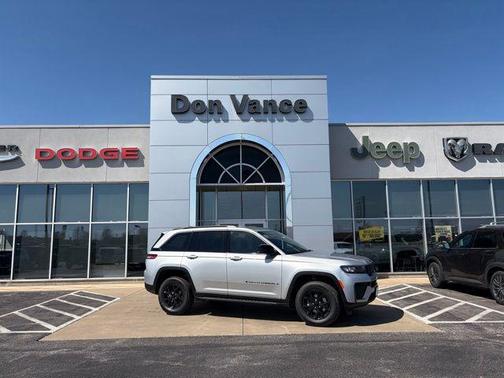 2026 Jeep Grand Cherokee Altitude