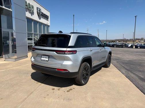 2026 Jeep Grand Cherokee Altitude