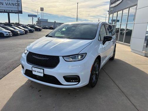 2026 Chrysler Pacifica L