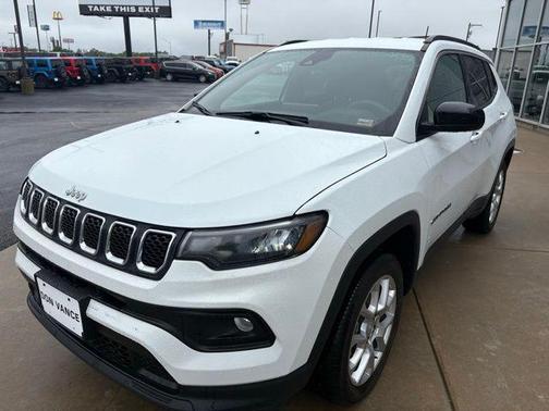 2023 Jeep Compass Latitude Lux