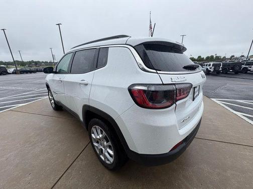 2023 Jeep Compass Latitude Lux