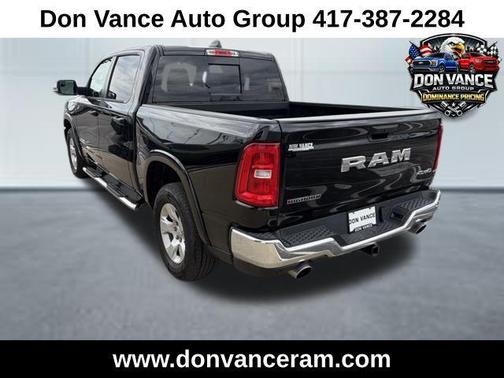 Diamond Black Crystal Pearlcoat 2025 RAM 1500 Big Horn/Lone Star