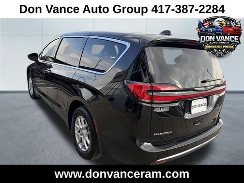 2025 Chrysler Pacifica L