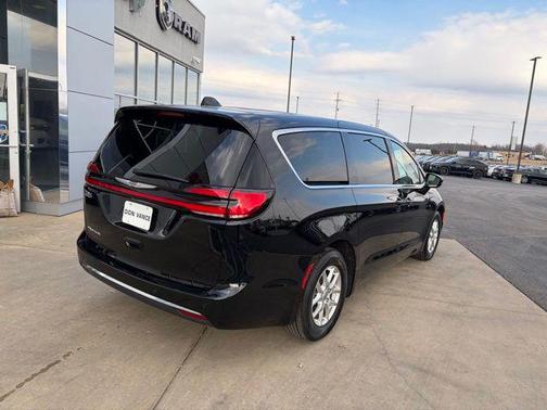 2025 Chrysler Pacifica L