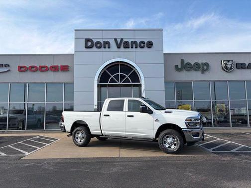 2026 RAM 2500 Tradesman Crew Cab 4x4 6'4' Box